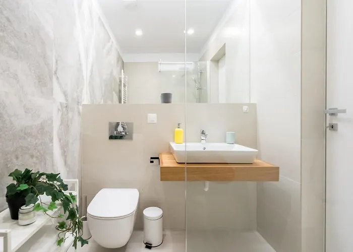 Apartment Contemporary Haven - 1 Bedroom With A Balcony Charm Bucharest