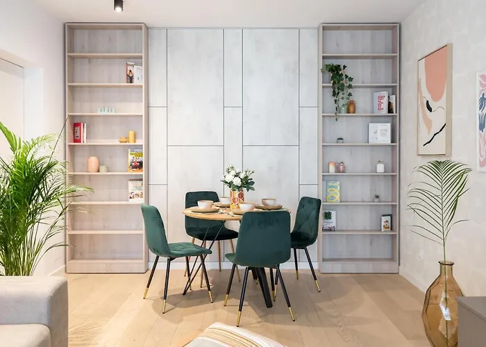 Apartment Contemporary Haven - 1 Bedroom With A Balcony Charm Bucharest