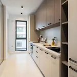Contemporary Haven - 1 Bedroom With A Balcony Charm Βουκουρέστι