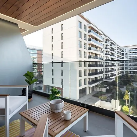Apartment Contemporary Haven - 1 Bedroom With A Balcony Charm Bucharest