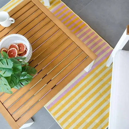 Contemporary Haven - 1 Bedroom With A Balcony Charm *