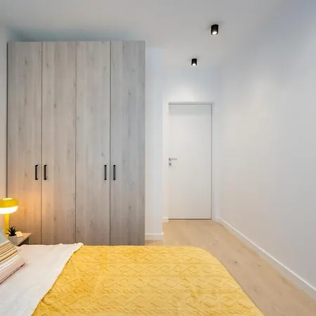 شقة Contemporary Haven - 1 Bedroom With A Balcony Charm