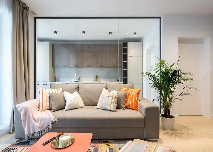 Apartamento Contemporary Haven - 1 Bedroom With A Balcony Charm *