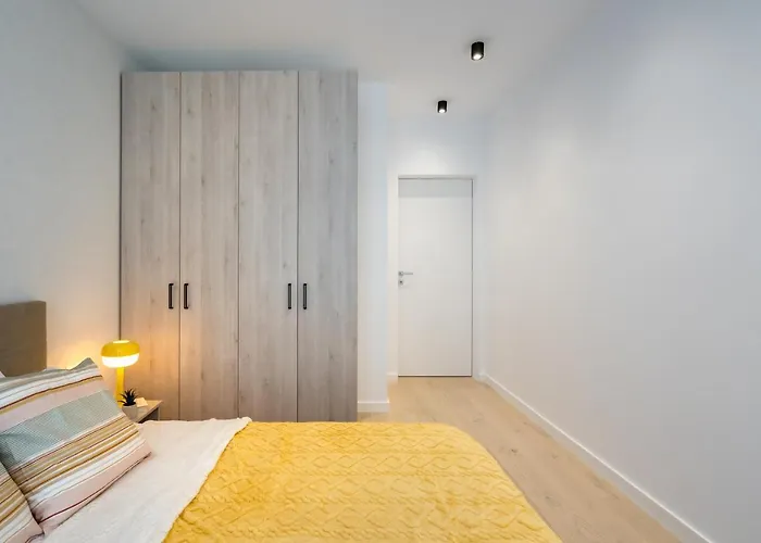 شقة Contemporary Haven - 1 Bedroom With A Balcony Charm