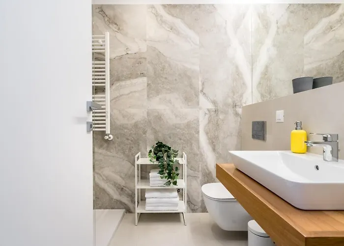 Contemporary Haven - 1 Bedroom With A Balcony Charm شقة بوخارست