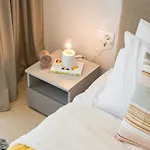 Contemporary Haven - 1 Bedroom With A Balcony Charm Appartamento Bucarest