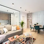 Contemporary Haven - 1 Bedroom With A Balcony Charm Appartamento *